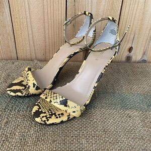 Express Animal Print Heels Yellow Black Size 7